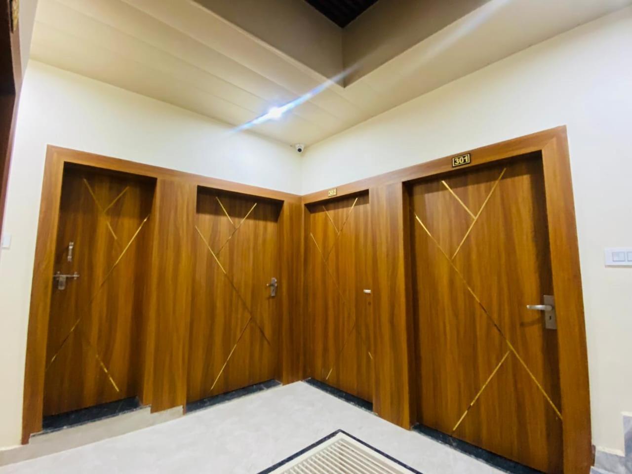 The Raman Palace- A Budget Hotel Mathura Dış mekan fotoğraf