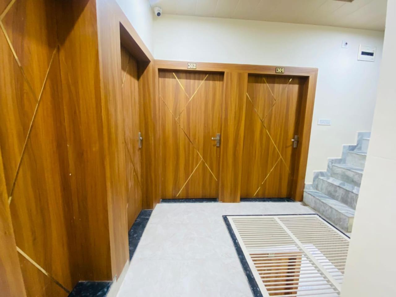 The Raman Palace- A Budget Hotel Mathura Dış mekan fotoğraf