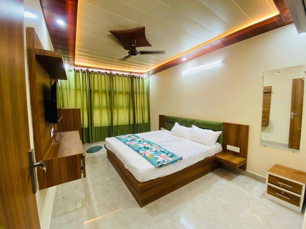 The Raman Palace- A Budget Hotel Mathura Dış mekan fotoğraf