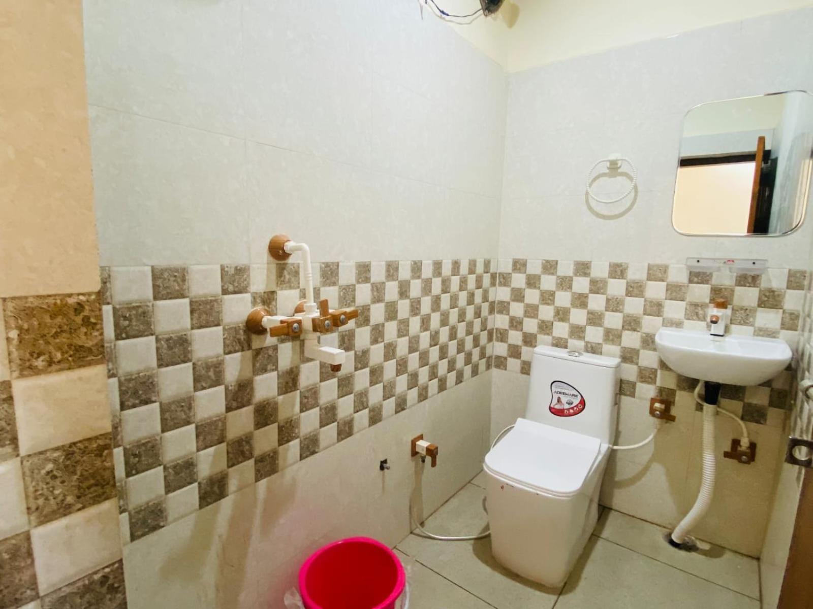 The Raman Palace- A Budget Hotel Mathura Dış mekan fotoğraf
