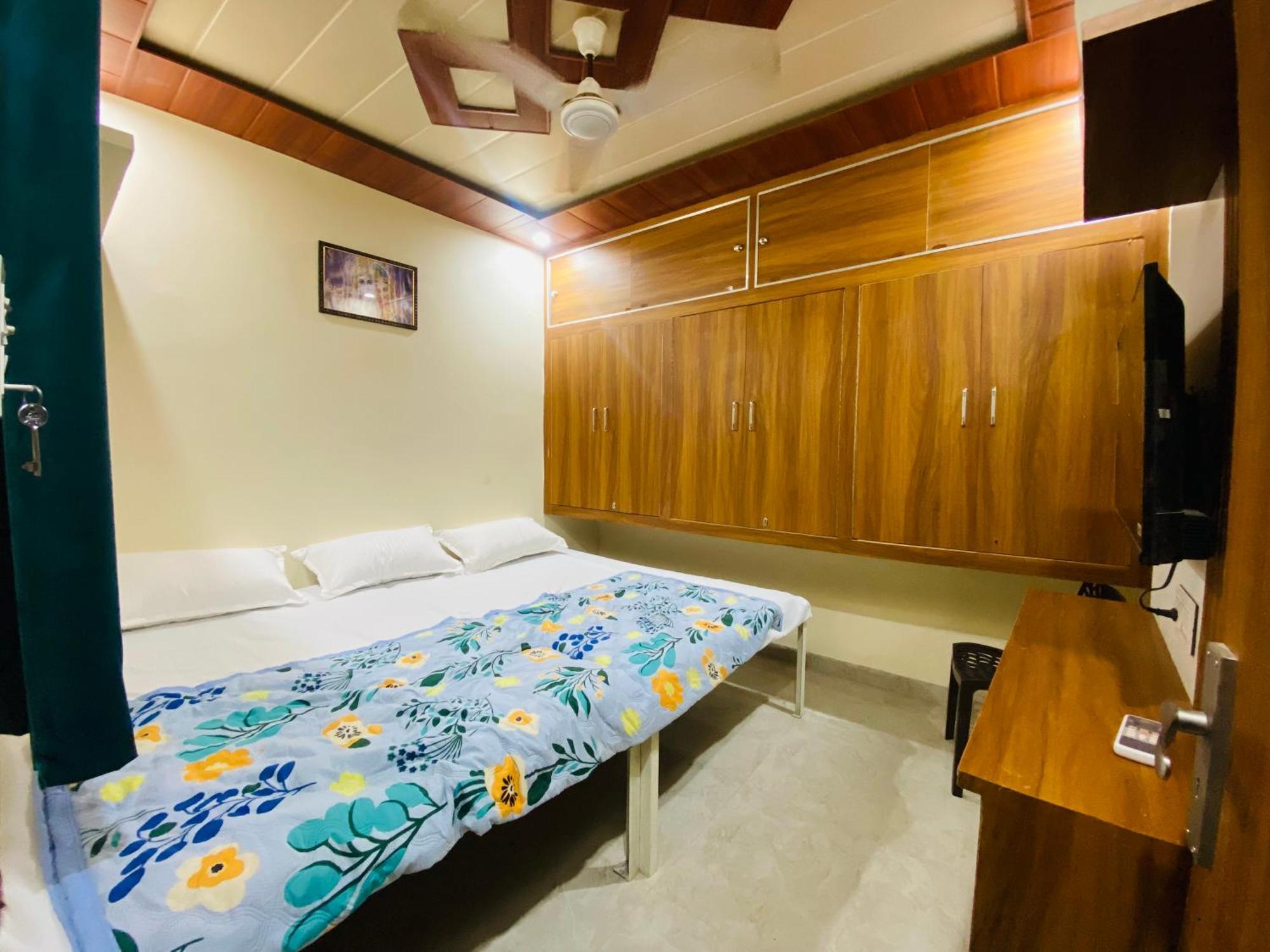 The Raman Palace- A Budget Hotel Mathura Dış mekan fotoğraf