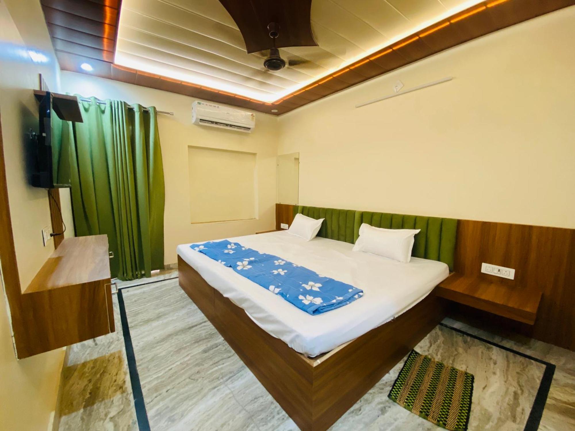 The Raman Palace- A Budget Hotel Mathura Dış mekan fotoğraf